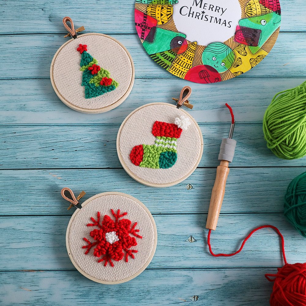 俄羅斯刺繡作品：三個聖誕小繃框和戳針